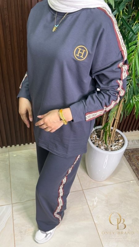 رمادي